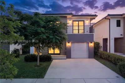 205 NW 12th Ct 1