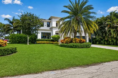 512 Lake Drive 1