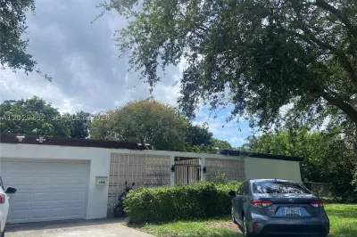 1220 S 29th Ave 1
