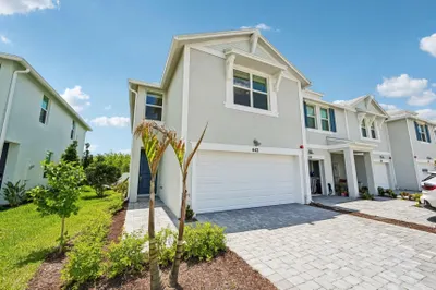 642 Salisbury Circle 1