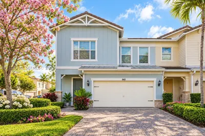 945 Banyan Drive 1