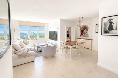 4747 Collins Ave #1101 1