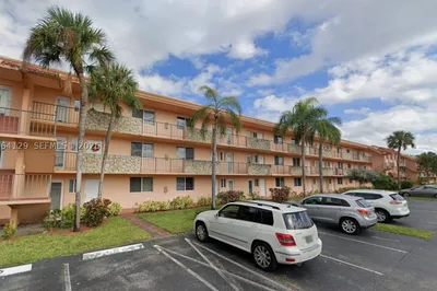 5950 Del Lago Cir #201 1