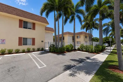 515 S Sequoia Drive #212 1