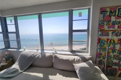 5255 Collins Ave #12E 1