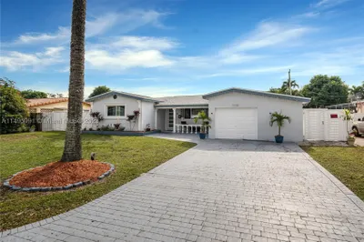 7130 SW 14th St 1