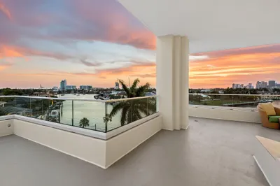 3055 Harbor Drive #603 1