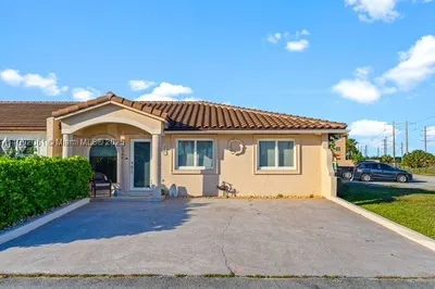7539 NW 173rd Ter 1