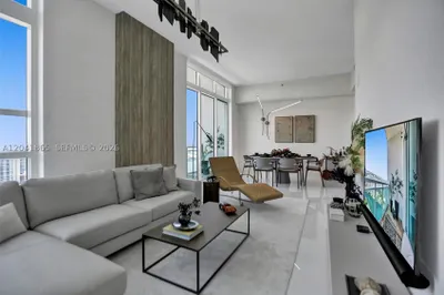 950 Brickell Bay Dr #5608 1