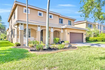 945 NW 206th St 1