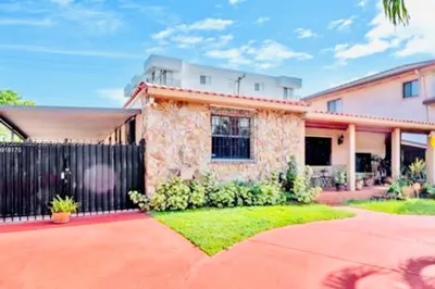 2424 SW 21st Ter 1