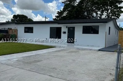 1260 W 32nd St 1