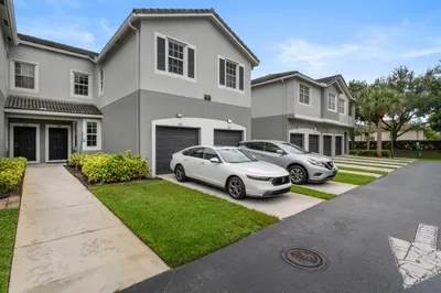 3122 Grandiflora Drive 1