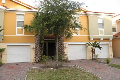 880 Pipers Cay Drive 1