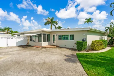 2424 NE 18th Ave 1