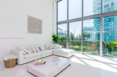 6000 Collins Ave #520 1