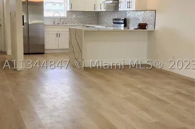 5160 SW 40 AVE #6D 1
