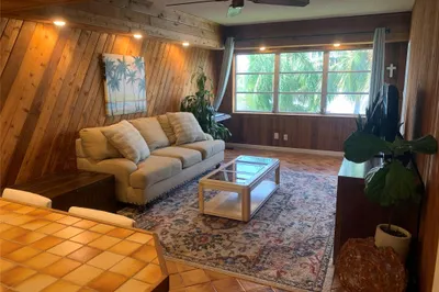 4311 Crystal Lake Drive #314 1