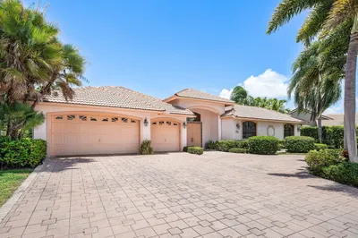 4727 Bocaire Boulevard 1