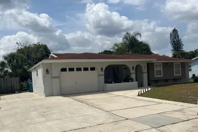 262 NE Floresta Drive 1