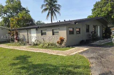6118 Royal Palm Blvd 1