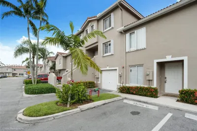 221 Riviera Cir 1
