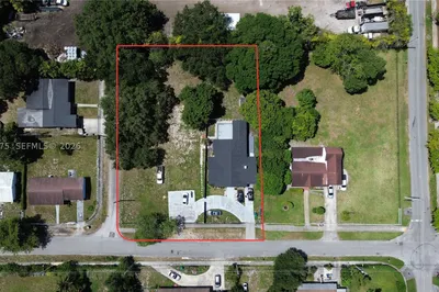 1860 NW 81st St 1