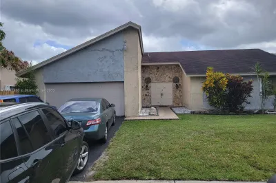 8630 NW 54th Ct 1