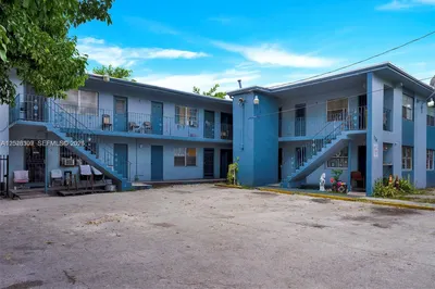 220 NW 16th Ter #1 1
