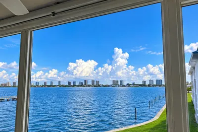 2936 LAKE SHORE Drive #309 1