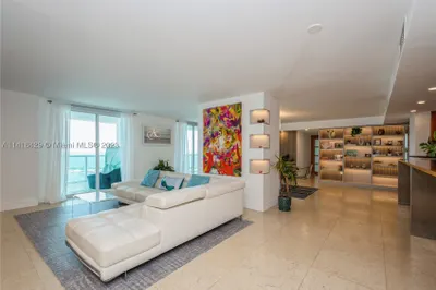 2101 Brickell Ave #2106/2107 1