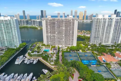 7000 Island Blvd #L105 1