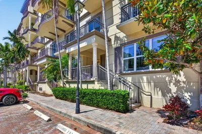 2609 NE 14th Avenue #105 1