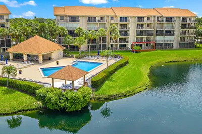 701 Seafarer Circle #103 1