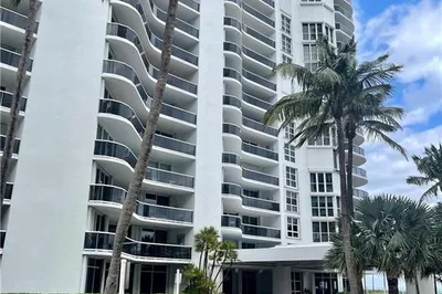 16711 Collins Ave #2102 1
