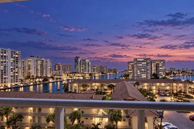 2602 E Hallandale Beach Blvd #R707 1