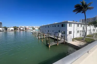 7207 Bay Drive ##25 1