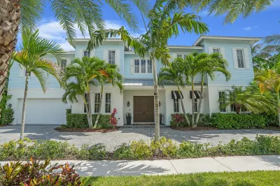 200 NW 10th Street 1