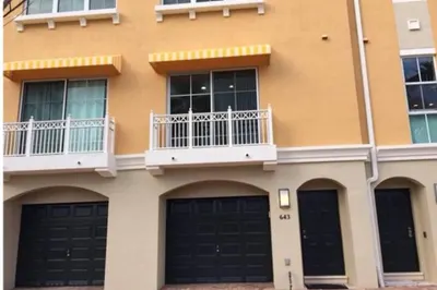 643 Casa Loma Boulevard 1