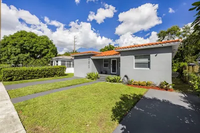 285 NW 45th St 0 1