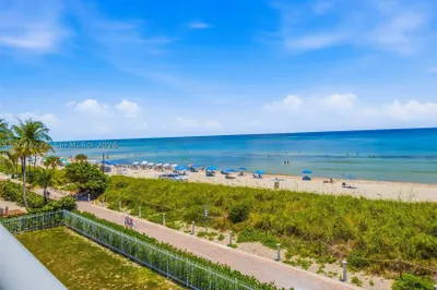 5401 Collins Ave #108 1