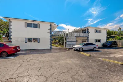 2444 Polk St #205 1