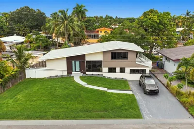 2412 Sugarloaf Ln 1