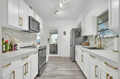 27 NE 18th Street 1