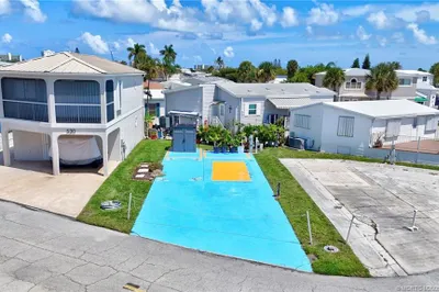 529 Nettles Boulevard 1