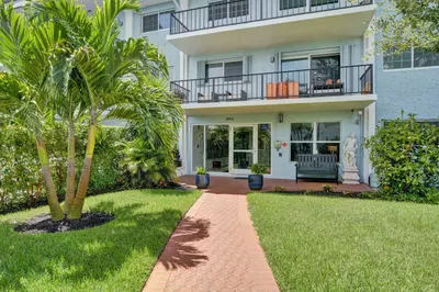 3004 NE 5TH Terrace #107-C 1