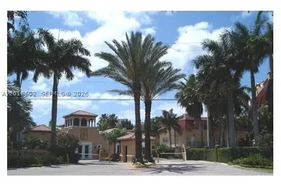 6713 N Kendall Dr #611 1