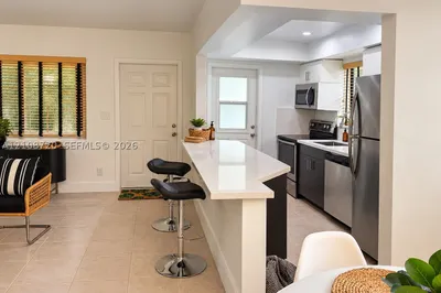 2404 NE 33rd Ave #3 1