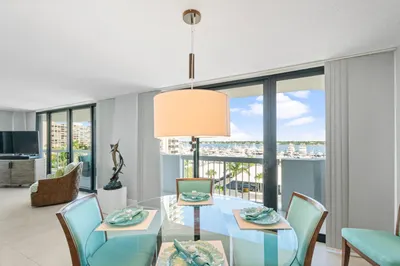 115 Lakeshore Drive #549 1
