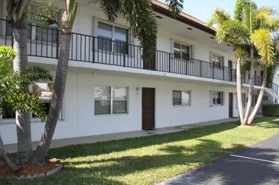 3075 Gardens East Drive #6 1